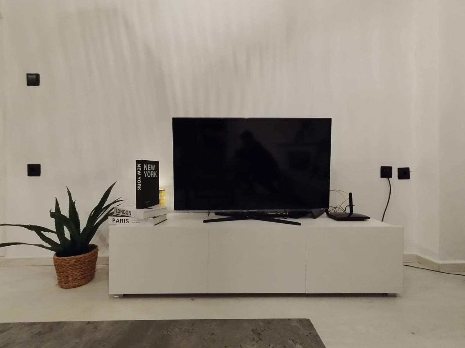 Black N' White Cozy Housegarden アレクサンドルポリス エクステリア 写真